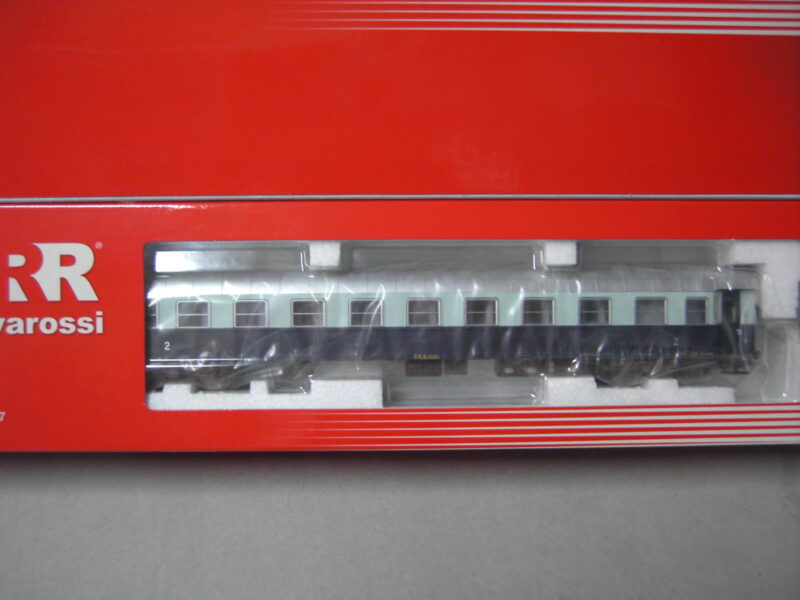 HORNBY RIVAROSSI HR 4098 CARROZZA TIPO 59 TRENO AZZURRO FS TRENITALIA HO 1/87